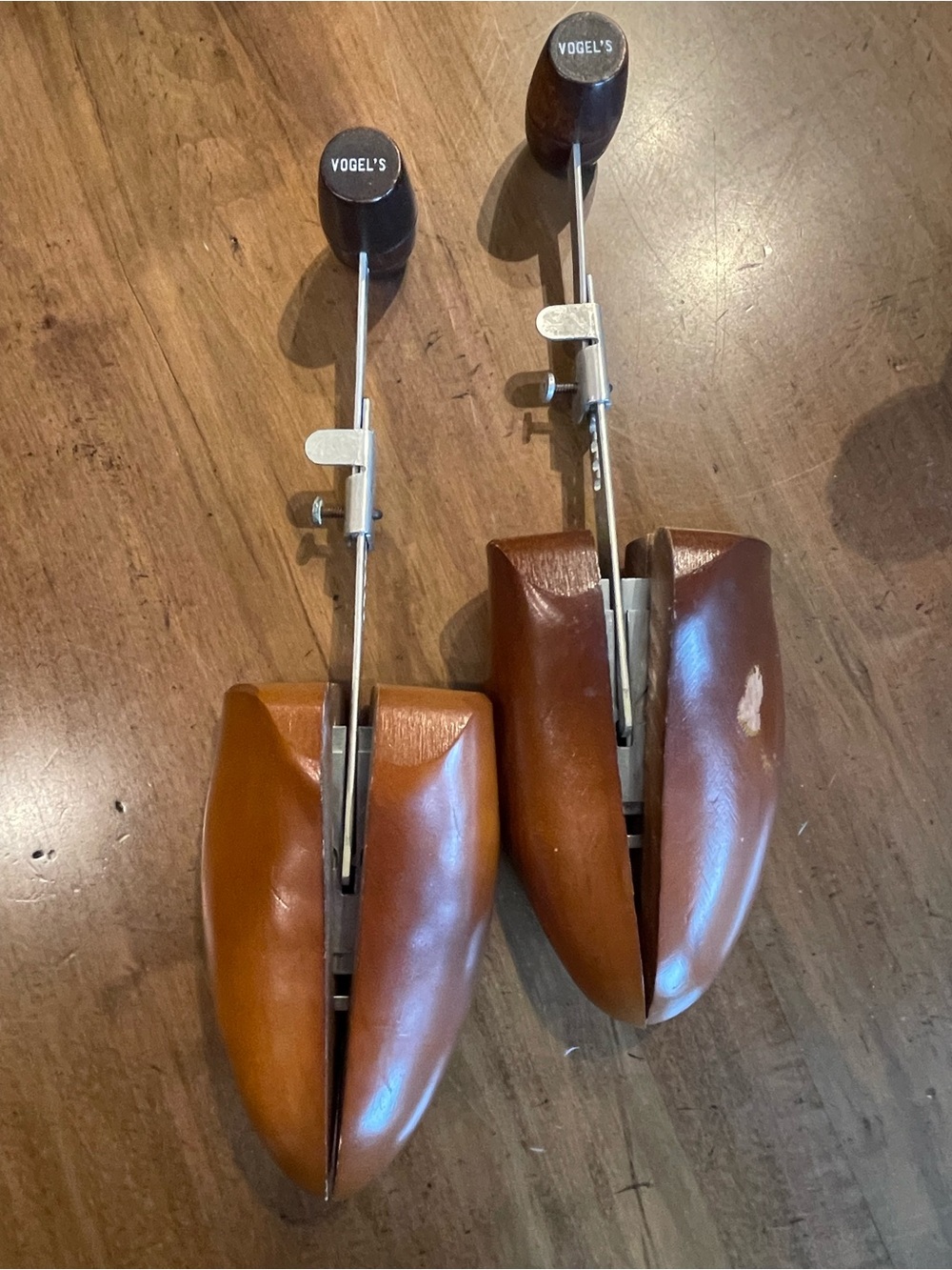 Source Unknown Brown Tan Leather Shoe Trees with Spring-Loaded Shafts (Pair)